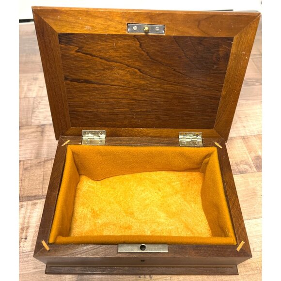 Handcrafted Wooden Inlay Box With Floral Marquetry Design & Gold Velvet Interior - Picture 6 of 6